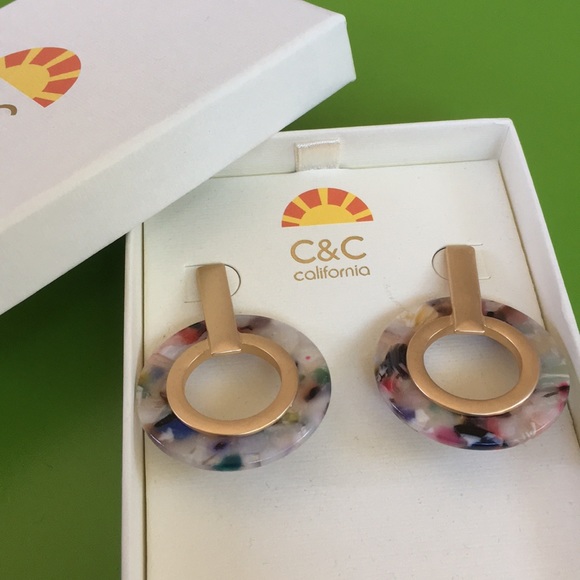 CONFETTI LUCITE Pierced earrings slag MIX colors acrylic hoops matte gold NEW - Picture 2 of 3